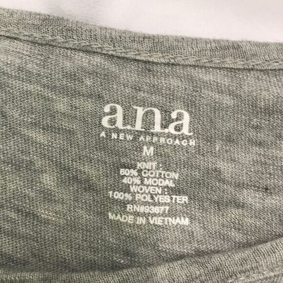 Woman’s top  - Picture 7 of 7